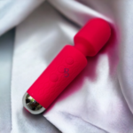 massageador-corporal-e-intimo-20-modos-de-vibracao-648244b525eb6-large